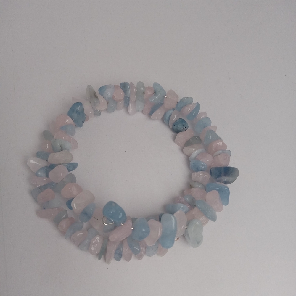 Rose quartz and aquamarine stone chip memory wire bracelet - Picture 2 of 5